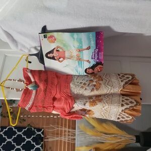 Disney Moana Adventure Outfit in Orange and Cream